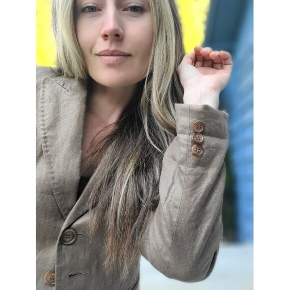 The Amanda Antique Gold Linen 3 Pocket Blazer by SCAPA Originals - Picture 8 of 16